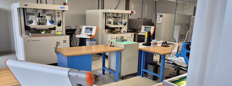 2025-ATELIER ELEFIL SWISS.jpg